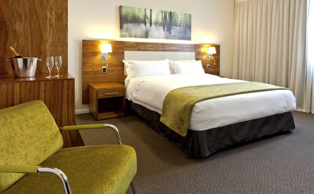 Doubletree By Hilton Upper Eastside Hotel
